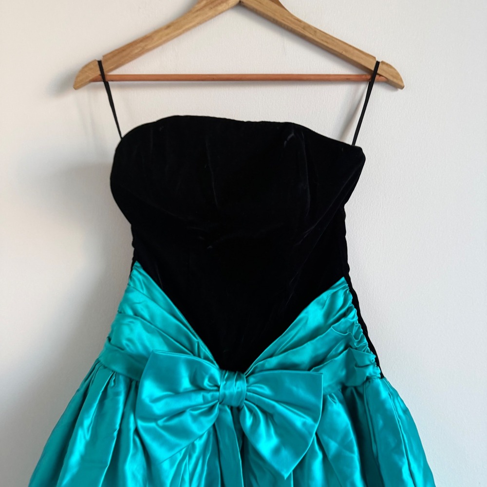 Nite Scarlett by‎ Linda Bernell Velvet and Satin Mini Dress - Picture 4 of 9